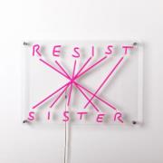 LED-koristeseinävalaisin Resist-Sister, fuksia