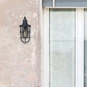 Westinghouse Crestview -ulkoseinälamppu, häkki