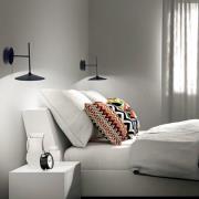 LED-seinävalaisin Poe Plus, musta