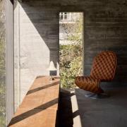 Verpan pöytävalaisin Pantop, kermanvalkoinen, korkeus 23 cm, metalli