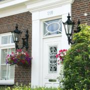 Charles ulkoseinävalaisin, musta