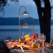 FRANDSEN LED-akkukäyttöinen pöytälamppu Grasp, messinkivärinen, korkeu...