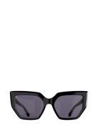 Lisa Black Black Neliönmuotoiset Aurinkolasit Black Corlin Eyewear