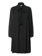 Yasrama 7/8 Tie Neck Dress S. Lyhyt Mekko Black YAS